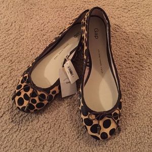 GAP, Animal Classic Leopard Print Ballet Flats.
